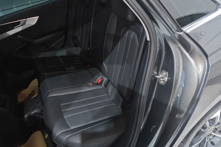 Used Audi A4L 2022 40 TFSI Fashion Dynamic Model