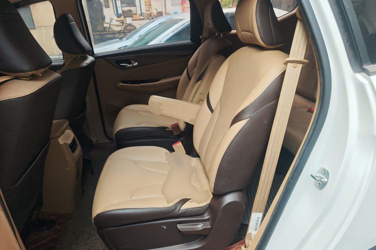 Used Baojun 730 2017 1.8L iAMT Luxury Version 7-Seater Left Rear Seat