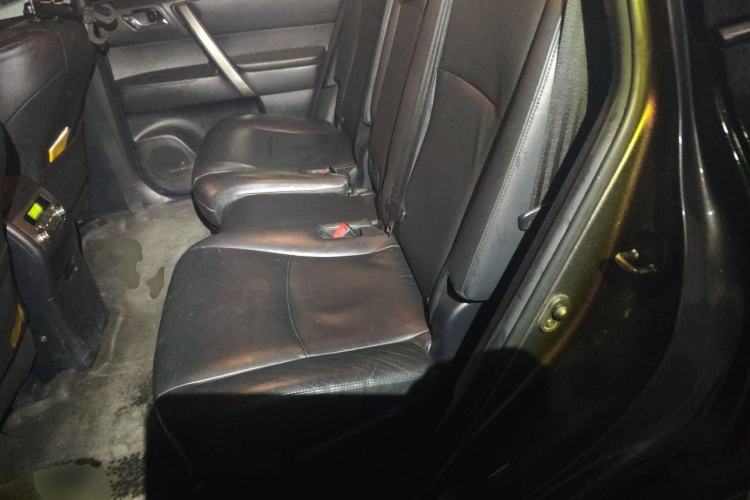 Used Toyota Highlander 2012 2.7L Two-Wheel Drive 7-Seater Luxury Edition
