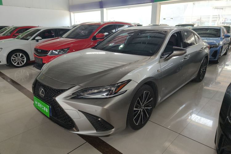 Used Lexus ES 2022 300h Deluxe Edition
