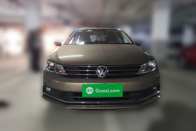 Used Volkswagen Sagitar 2017 230TSI Automatic Comfort Version
