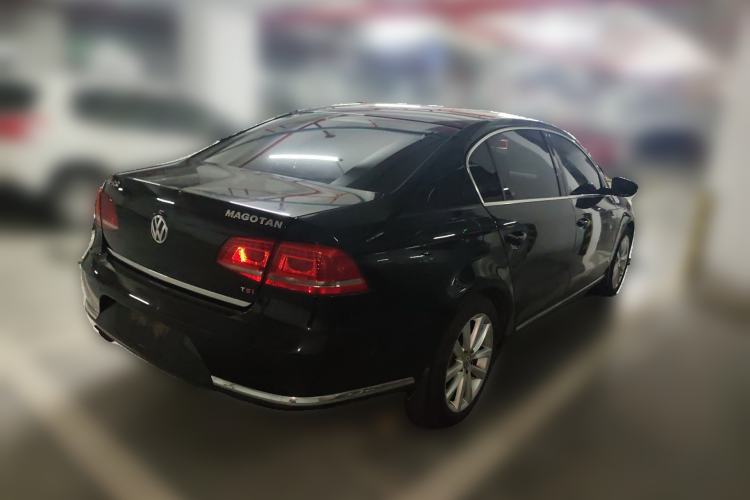 Used Volkswagen Magotan 2013 1.8TSI Prestige Model Rear Right 45 Deg