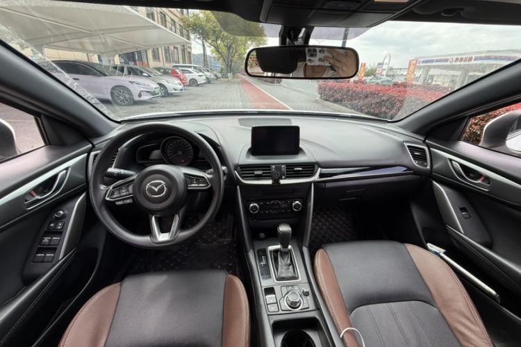 Used Mazda CX-4 2018 2.0L Automatic Two-Wheel Drive Blue Sky Luxury Edition Right Front Seat