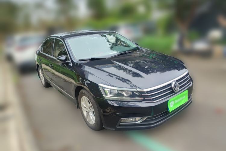 Used Volkswagen Passat 2016 330TSI DSG Luxury Edition Front Right 45 Deg