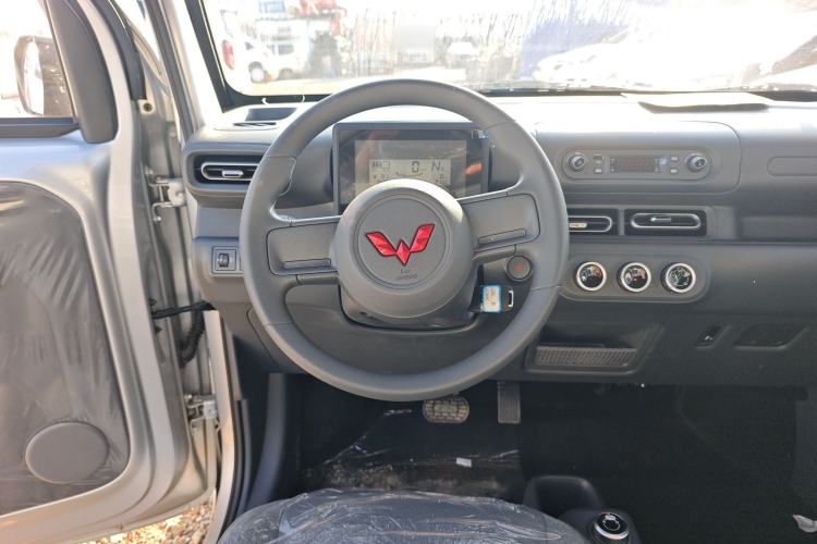 Used Wuling Zhiguang New Energy 2025 Standard Model Steering Wheel