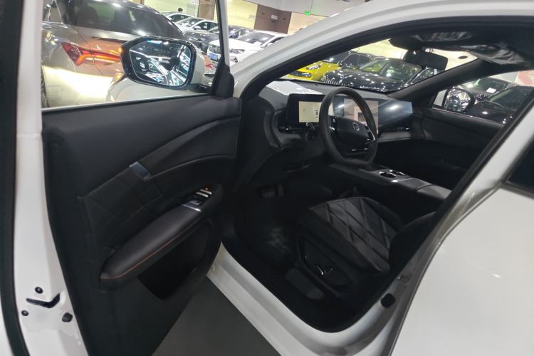 Used CHANGAN CS75 PLUS 2025 4th Generation UItra 2.0T New Blue Whale – Smart & Powerful Version