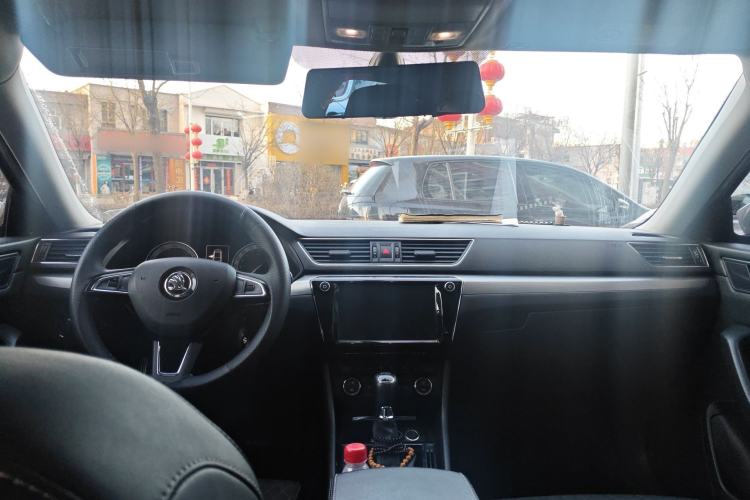 Used Skoda Superb 2018 TSI330 DSG Comfort Edition China V Standard Center Console