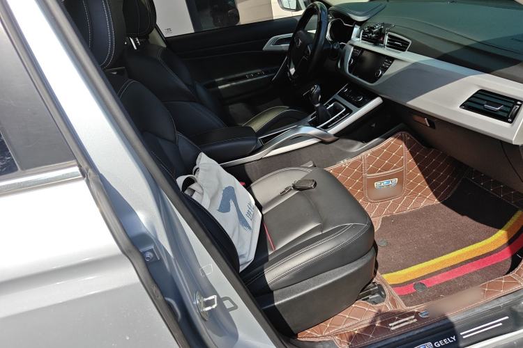 Used Geely Auto Emgrand X7 Sport 2018 1.8TD Manual Two-Wheel Drive Zhiya Model
