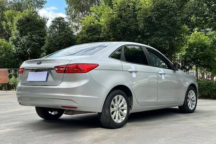 Used Ford Escort 2015 1.5L Automatic Fashion Model