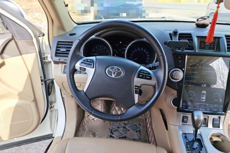 Used Toyota Highlander 2012 2.7L Two-Wheel Drive 7-Seater Luxury Edition Steering Wheel