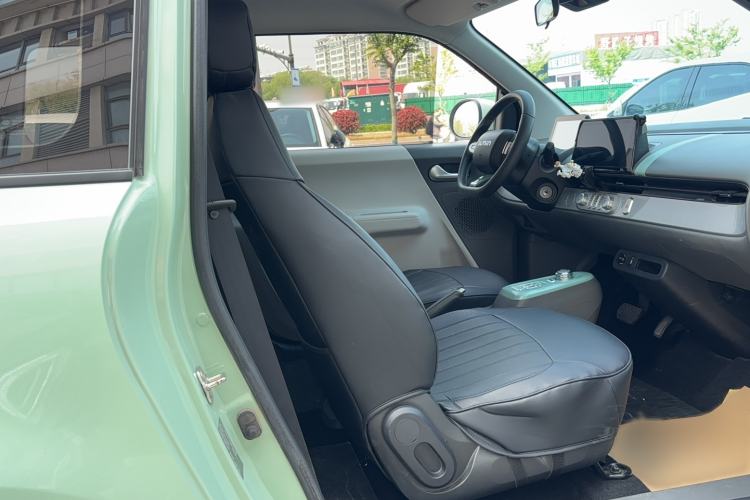 Used CHANGAN NEVO Lumin 2022 155 km – Refreshingly Sweet Edition Right Front Seat