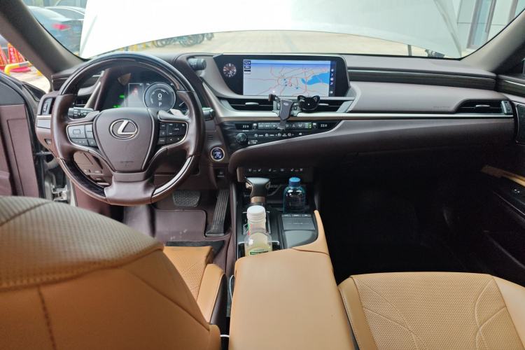 Used Lexus ES 2020 300h Executive Edition