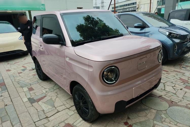 Used Geely Galaxy Panda 2024 Panda Mini 200km Endurance Bear Front Right 45 Deg