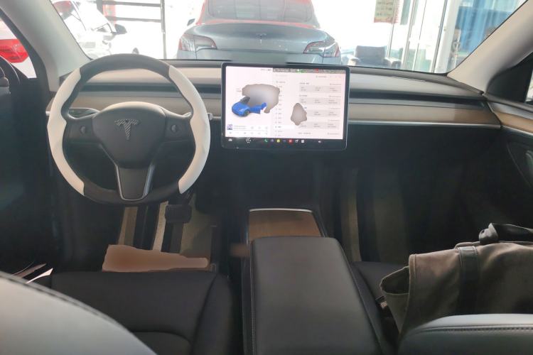 Used Tesla Model Y 2021 Long-Range All-Wheel-Drive Version Center Console