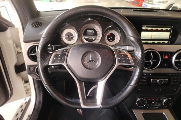 Used Mercedes-Benz GLK-Class 2015 GLK 300 4MATIC Fashion Edition Ultimate Version Steering Wheel