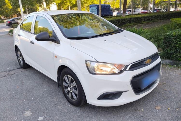 Used Chevrolet Aveo Sonic 2014 Sedan 1.4 SL MT Comfort Edition