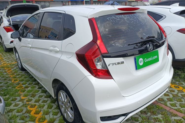 Used Honda Fit 2018 1.5L CVT Comfort Sunroof Version Rear Left 45 Deg