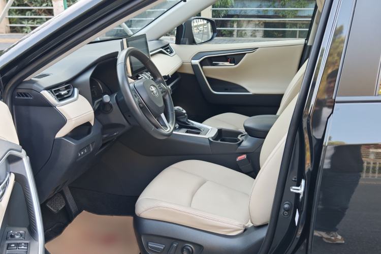 Used Toyota RAV4 2021 2.0L CVT Two-Wheel Drive Fashion PLUS Edition