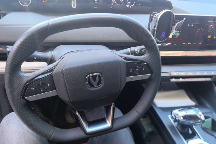 Used Changan UNI-V iDD 2023 Zhidian iDD 1.5T 113km Smart & Fun Version (Rapid Edition)