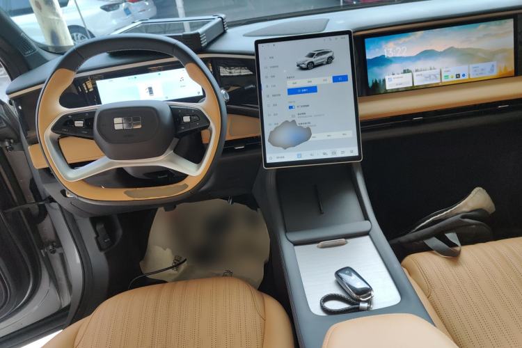 Used Geely Galaxy L7 2024 1.5T 115 km PLUS Dragon Edition Center Console