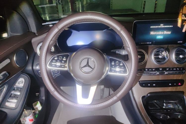 Used Mercedes-Benz GLC 2022 Second Facelift GLC 260 L 4MATIC Luxury Edition Steering Wheel