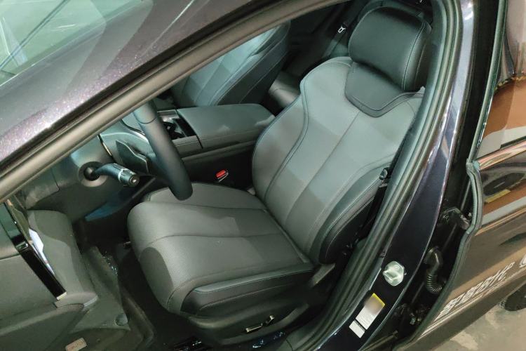 Used BYD Qin L 2025 DM-i Smart Drive 120KM Superior Model
