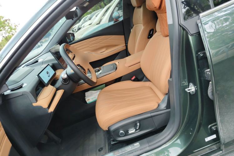 Used Geely Galaxy 8 2025 130km EM-i Flagship Edition Left Front Seat