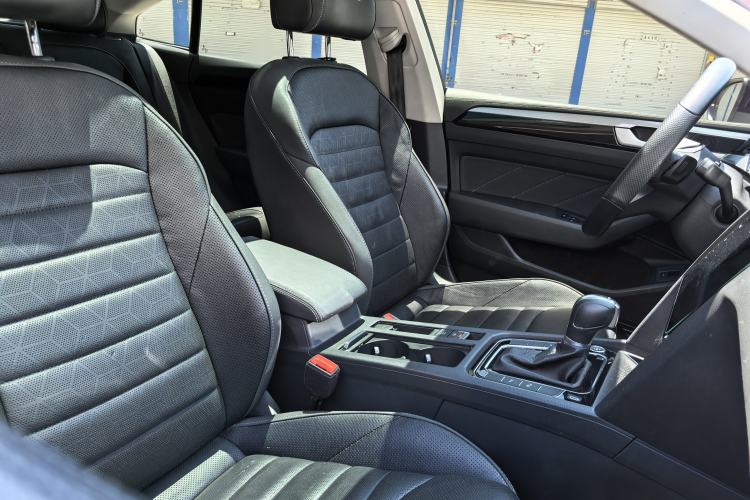 Used Volkswagen FAW-Volkswagen CC 2023 380TSI Striking Edition
