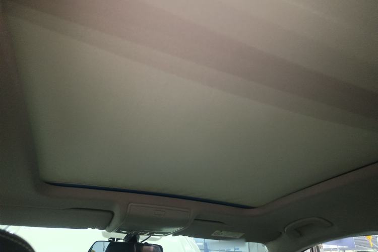 Used Volkswagen Tiguan L 2019 330TSI Automatic Two-Wheel Drive Panoramic Comfort Edition China VI Standard Headliner