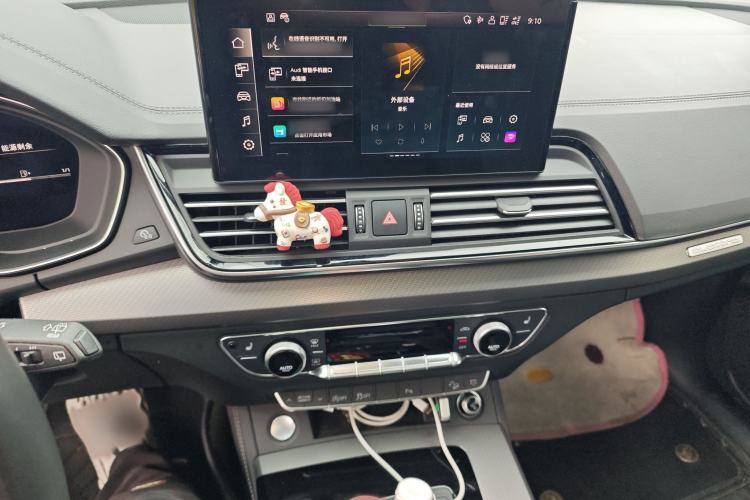 Used Audi Q5L 2024 40 TFSI Luxury Dynamic Edition Audio And AC Panel