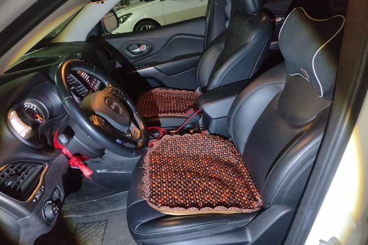 Used Jeep Cherokee 2019 2.0T Two-Wheel Drive Smart Enjoyment Version China VI