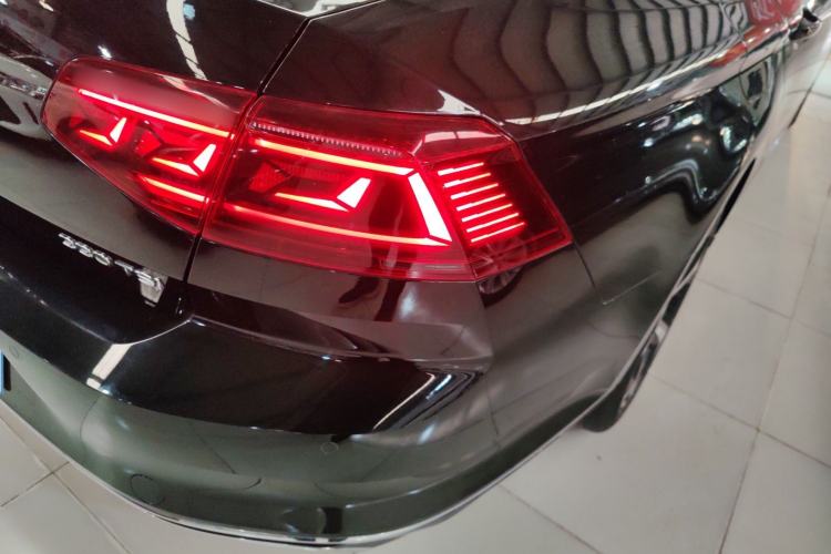 Used Volkswagen Magotan 2023 2 Million Units Commemorative Edition 330TSI DSG Luxury Version
