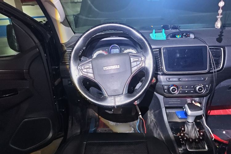 Used Isuzu mu-X 2018 3.0T Diesel Automatic 4x4 Enjoyment Edition 5 Seats Steering Wheel