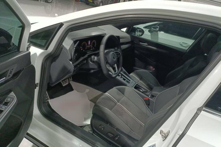 Used Volkswagen Golf 2023 Facelift 280TSI DSG R-Line Lite
