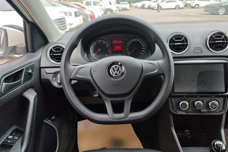 Used Volkswagen Jetta 2019 Dream Edition 1.5L Manual Fashion Version
