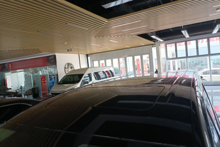 Used Denza D9 2024 DM-i 1050 Luxury Model
