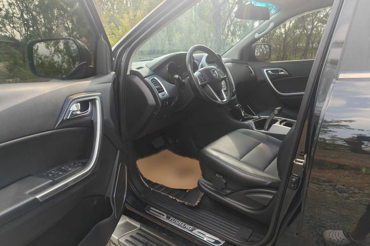 Used JMC Yusheng S350 2014 2.4T Automatic 2WD Diesel Luxury Version with Sunroof 5 Seats
