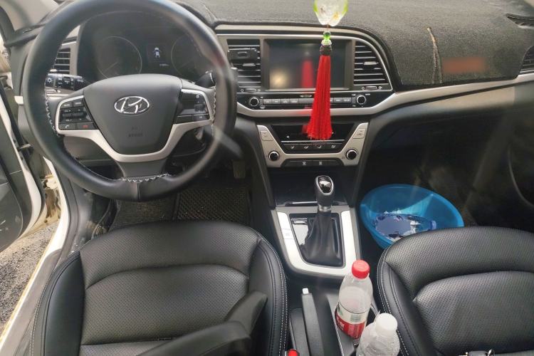 Used Hyundai Elantra (6th Generation / Lingdong) 2016 1.6L Automatic ZhiXuan – Elite Version Center Console