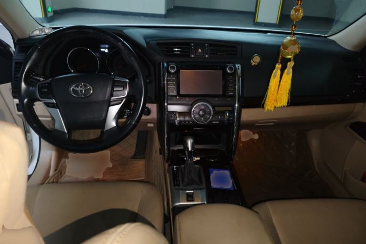 Used Toyota Reiz 2012 2.5V Fengdu Elite Stylish Edition Center Console