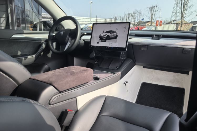 Used Tesla Model Y 2024 Rear-Wheel-Drive Version
