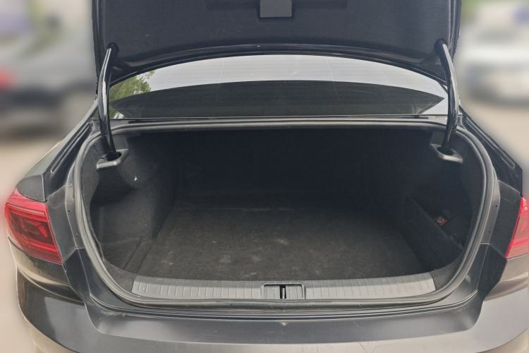 Used Volkswagen Magotan 2020 280TSI DSG Comfort Edition Trunk