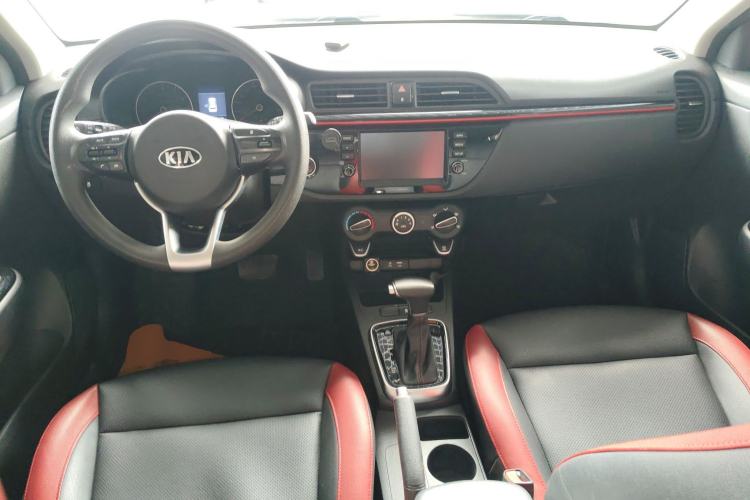 Used Kia KX Cross 2017 1.4L AT GLS Center Console