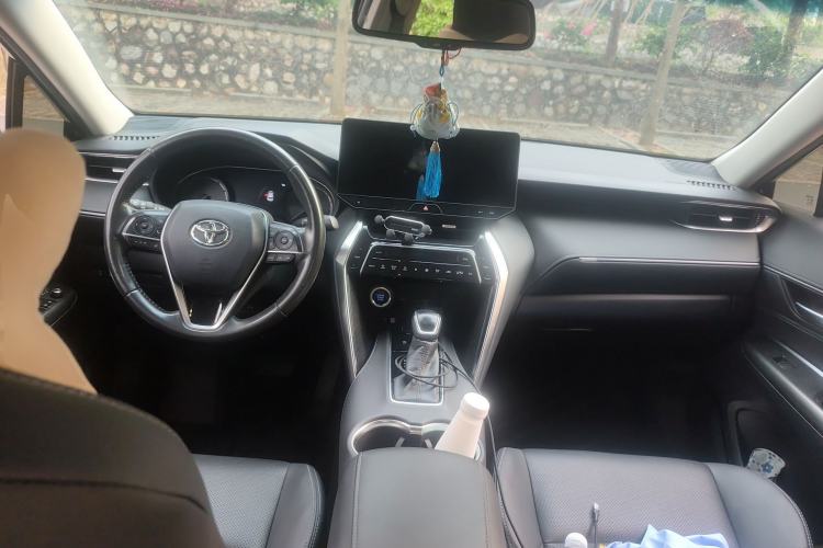 Used Toyota Harrier 2022 2.0L CVT Two-Wheel Drive Deluxe Edition Center Console