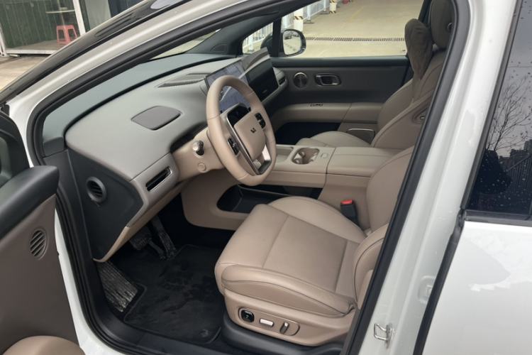 Used Li Auto Li Auto i6 2025 Model Two-Wheel-Drive Standard Type