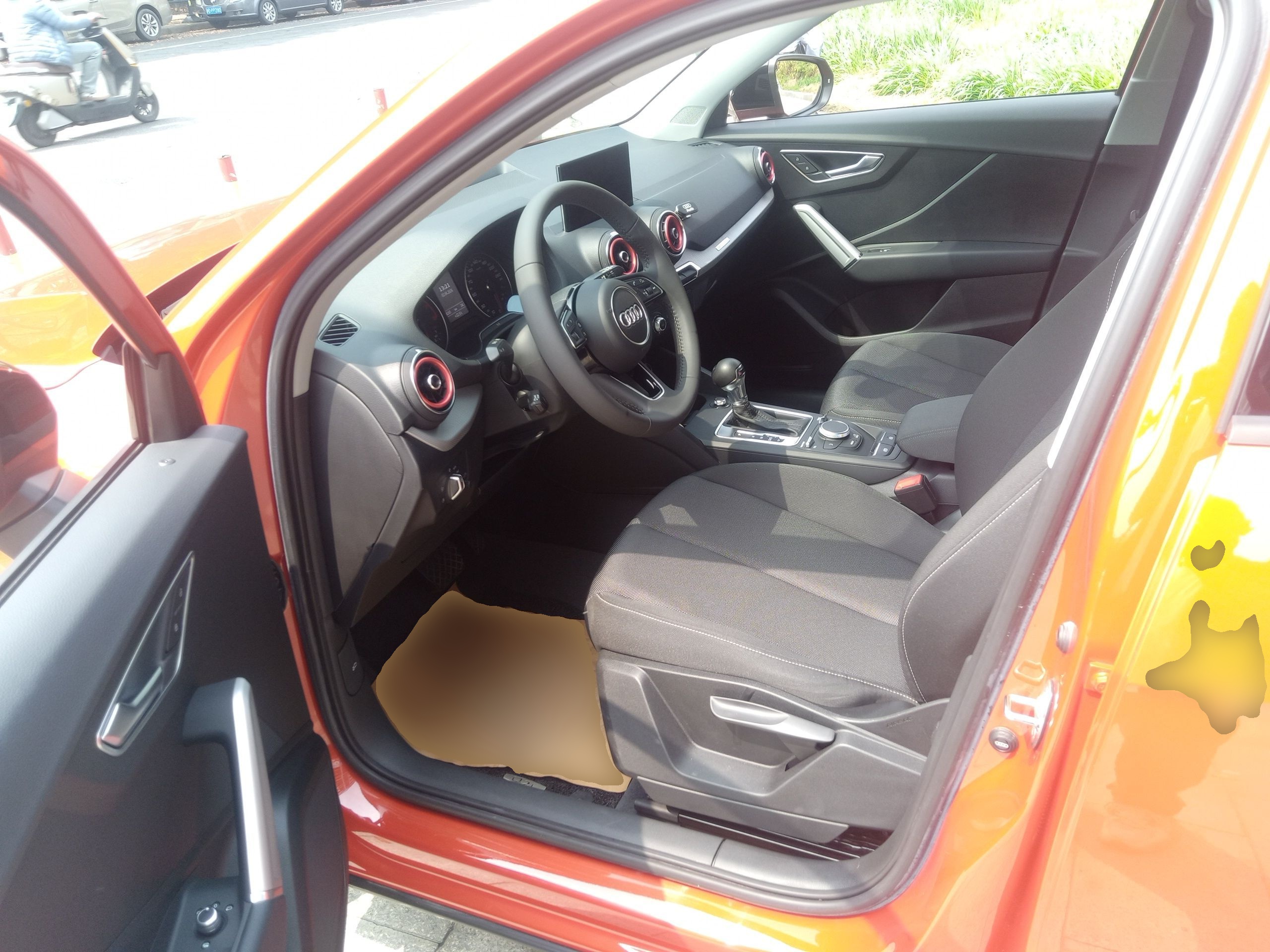 Переднее сиденье в автомобиле