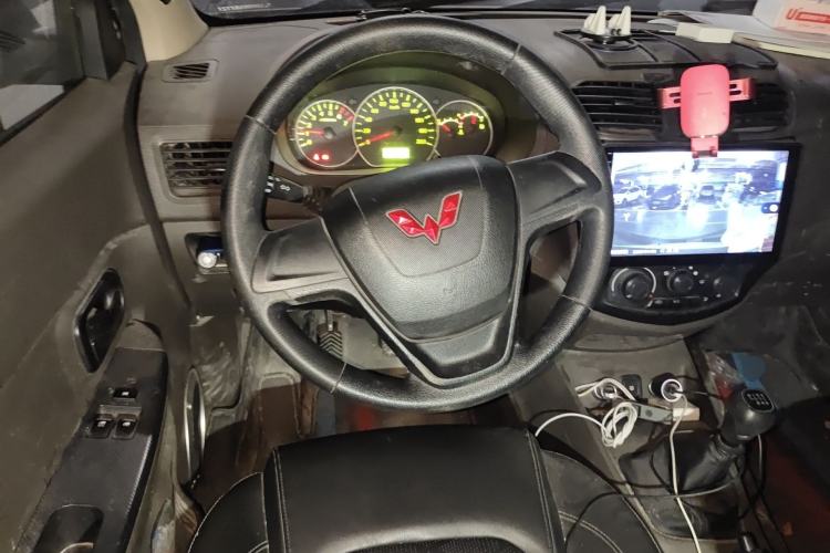 Used Wuling Hongguang 2021 1.5L Revised S Base Version Hydraulic Power Steering LAR Steering Wheel