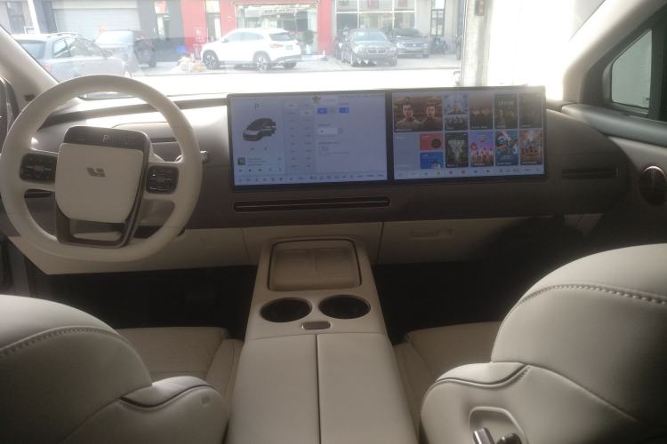 Used Li Auto Li Auto i8 2025 Model Standard Version
