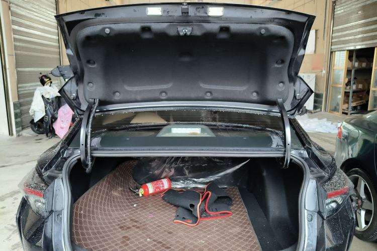 Used Dongfeng Aeolus Yixuan 2020 230T Automatic Dazzle Track Rider Edition Trunk