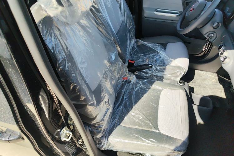 Used Wuling Zhiguang New Energy 2025 Model 305km Ambitious Edition Right Front Seat