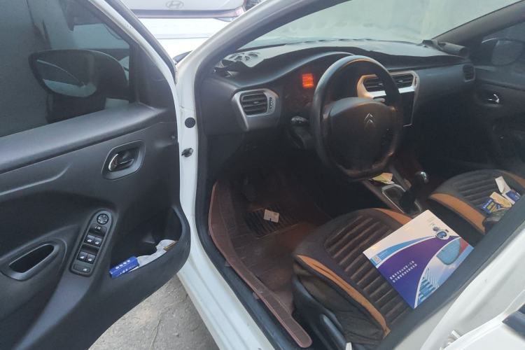 Used Citroen Elysee 2015 Zhishang Edition 1.6L Manual Fashion Model